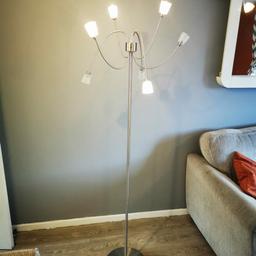 IKEA Floor lamp in good condition.
The highest setting works fine and so does the low setting only issue is when trying to dim to the middle setting the bulbs flicker a bit. Not sure why might be something simple. Needs 3 new little bulbs from Wilkos or Asda only a couple of quid.
Other than that lovely room lamp.
25 open to offers
can deliver if not to far.