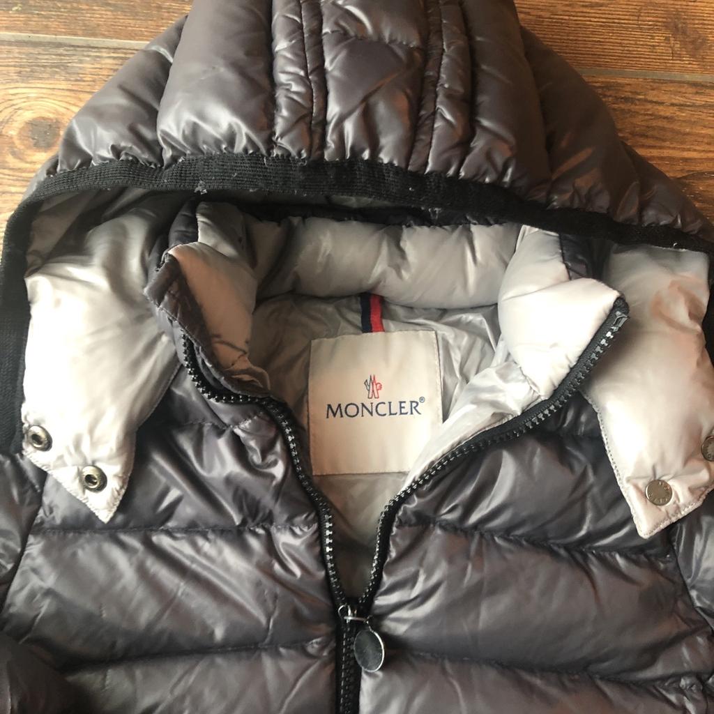 Original Moncler Jacke grau 104 4 Jahre Daune in 5751 Maishofen for €75 ...