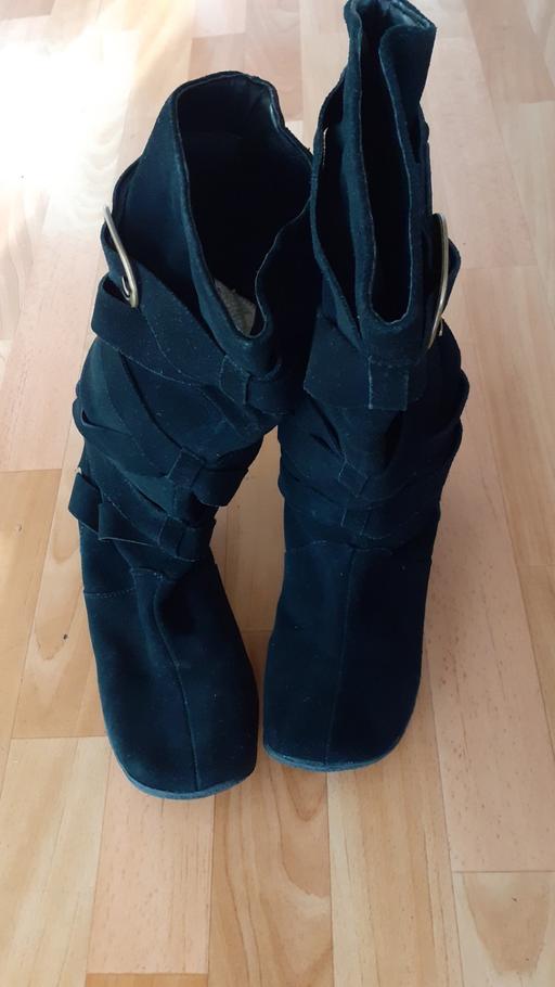 Buy & Sell North London Seven Sisters - North London - Photos for Suede leather boots