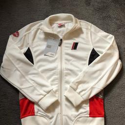 Vintage Audi kids top with tags

Size 140 - 9-10 years

From smoke and pet free home

Collection from LS10 4AH or can arrange to post at purchasers own cost 

Sorry I do not use PayPal or Shpock wallet