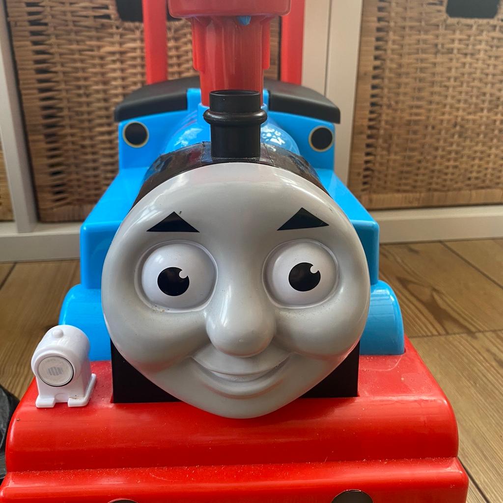 Thomas the tank ride on in South Staffordshire für 10,00 £ zum Verkauf ...