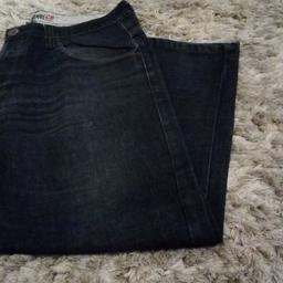 Men's dark blue Jeans
W38 L30
Primark
Good condition as hardly worn

Collection from DY5 or can post if buyer covers postage