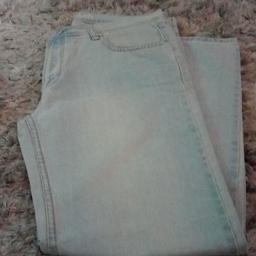 Men's Jeans Light Blue
W38 L30
Primark Straight Leg
Good condition as hardly worn

Collection from DY5 or can post if buyer covers postage