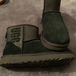 Ugg boots brand new never worn size 4 no box