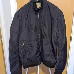 SIZE LARGE, BLACK, LOGO PRINT ON BACK, LOGO EMBOSSED ZIP, BUTTON POCKETS, AND 2 ZIP POCKETS TO FRONT, MENS DIESEL PADDED JACKET WITH BUTTONS TO COLLAR.
DOES NOT INCLUDE POST OR DELIVERY IN PRICE
FROM A PET AND SMOKE FREE HOME
PLEASE SEE OTHER LISTINGS