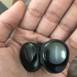 Bose soundsport free truly Bluetooth wireless in ear bud headphones

 Comes with charging case and charging cable

Good condition

Collection B346bs