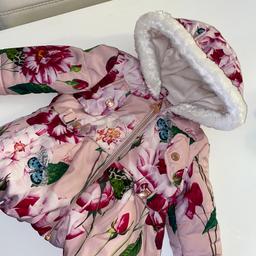 Ted Baker Girls Coat
12-18 Months
Brilliant Condition