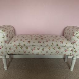 Gorgeous Chaise lounge - legs will needed tightening or replacing hence the price.
Collection from acklam