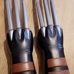 Wolverine claws with sounds used con
from America
an throw in mask as that's well used