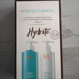 Moroccanoil shampoo and conditioner duo set for sale.

Brand new in the box.

RRP £41.25

Unwanted gift

All items come from a squeaky clean pet and smoke free home

Collection from SE9 or I can post for an additional £4.10

Any questions, please ask