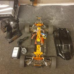 DHK 2 Brushless buggy 1/10th fully worth comes with 2s lipo and charger could do with a new body shell 

UK post only