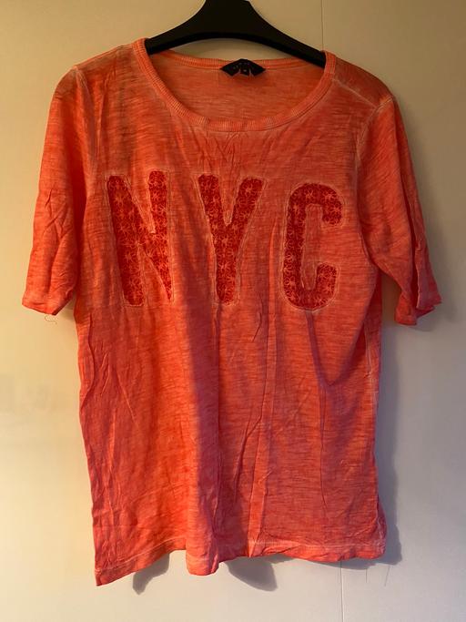 Buy & Sell West Midlands Wolverhampton - Photos for 1 New look coral NYC T Shirt