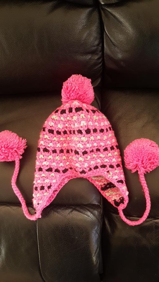 Buy & Sell Leicestershire Oadby and Wigston - Photos for Girls pompom hat