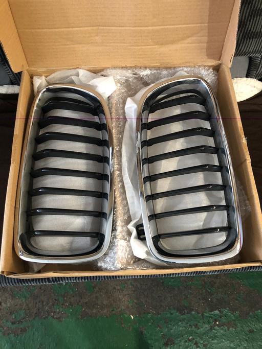 Vehicles East London Redbridge - Photos for Bmw kidney grills like new