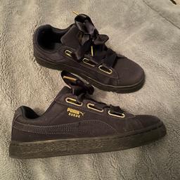 Used puma trainers size 4 
They are suede 
There a navy blue colour 
Collection only chelmsley wood