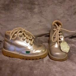 Metallic silver kickers . Size Eur 24. Good condition. Collection only