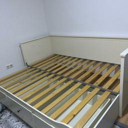 Ein Ikea Bett was man rausziehen kann, Gebrauchtspuren 200×180×60cm und ist abholbereit.
