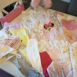 Grosses Baby Set(50-62)
Rockchen,Pulli,Hose,Kappe,Handschuhe,Pijama,Kurz und lang Bodyarm,t shirt
