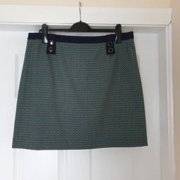 Skirt “Hobbs” London Farrah Skirt Navy Green Mix Colour New With Tags

Actual Size: cm and m

Length: 49 cm

Length: 49 cm side

Volume Waist: 94 cm – 95 cm

Volume Hips: 1.06 m – 1.08 m

Size: 16 (UK) Eur 42/44, US 12

80 % Wool
20 % Polyester

Lining: 100 % Polyester

Trim: 66 % Viscose
 30 % Polyamide
 4 % Elastane

Made in Macedonia

Retail Price £ 99.00