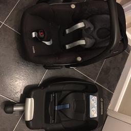 Maxi cosi pebble newborn car seat and base used in good condition