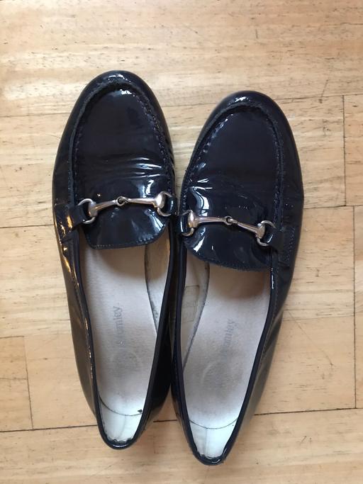 Buy & Sell West London Bedford Park - West London - Photos for Navy patent shoes Russell & Bromley 3 35