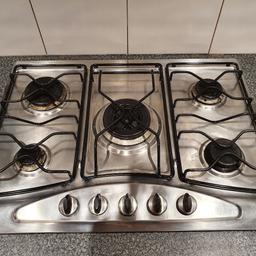 Stainless Steel gas cooker. 5 rings. Temperature worn away on display but works fine. 

Gas appliances should be installed by a qualified gas safe engineer. 

Collection only from Newton le Willows WA12 9