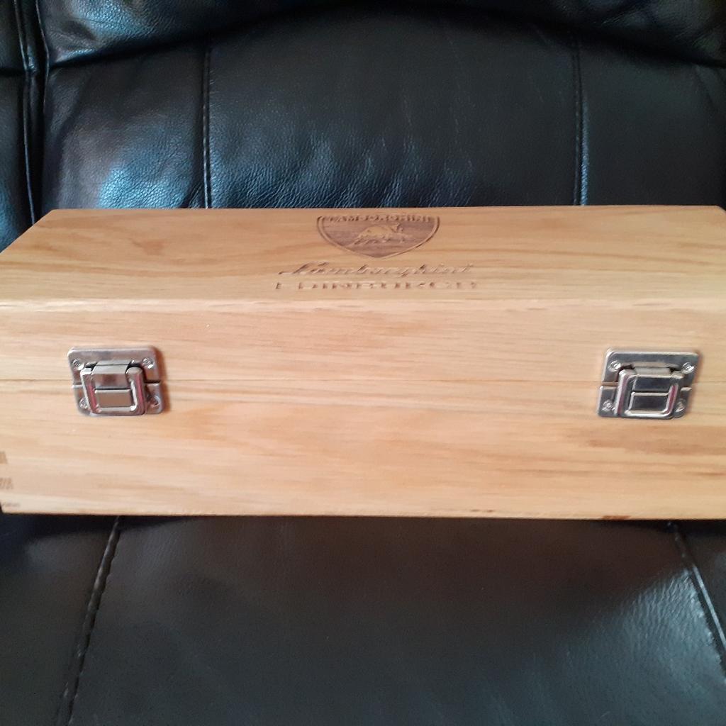 Engraved Lamborghini wooden bottle gift box