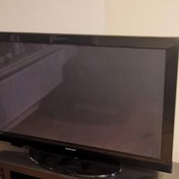 I am selling this Samsung 50in Full HD TV as I am buying a new one for Christmas.
I had it for over 8 years with no problems whatsoever. It has no screen issues and no scratches.

The TV model code is: PS50A558S1FXXU
