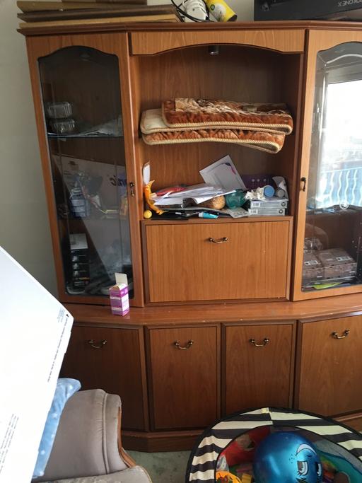 Buy & Sell South West London Balham - South West London - Photos for Soiled wooden Cabinet