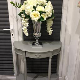 Painted in a lovely shade of grey (city slicker) 

It’s a heavy well made piece of furniture. 

No offers pls £75 is a very good price