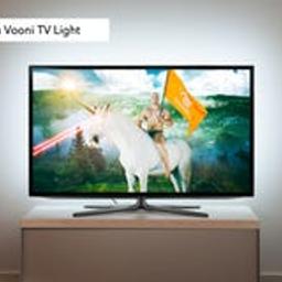 Fixa bakgrundsbelysning till din TV i ett nafs med Vooni TV-belysning! Din pimpade TV blir skonsammare för ögonen, kontrastskillnaden mellan skärmen och rummet minskar och dessutom gör ljuset ditt vardagsrum mycket mysigare! Vooni TV-belysning är enkel att montera och ansluts till TVns USB-UTTAG 
ord pris 399kr