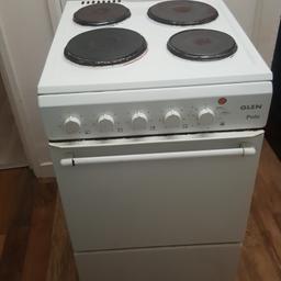 electric cooker in working order . some scratches as you can see on pic nothing major other then that  is fine . 20£ ono . collection only ASP