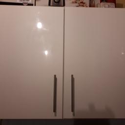 Wickes units.
Two double door wall cupboards 1000mm wide, 735mm tall, 307mm deep. Orlando white. 1.5 years old. We paid £214 for these.
Collection only from N2 8BE