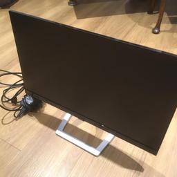 Selling monitor as I’ve upgraded. This one is still in very good condition

- All required cables included 
- Very light scratching to base