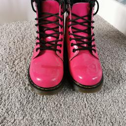 pink aize 10 boots very good condition