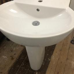 Bathroom pedestal and sink
Comes with chrome plug

Collection B346bs 