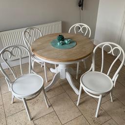 Dining table and chairs set.

Vintage Dining Chairs from Thonet

 Collection from NN4 or local delivery