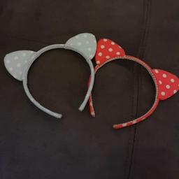 x 2 cat ears.

Excellent condition.

Pet and smoke free home.

Having a clear out as moving house. Please see other items to grab a bargain :-)