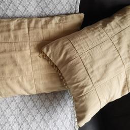 Laura Ashley
2 x Gold Beaded Mia Cushions - With Original Laura Ashley Insert Cushion Pads

Measurements: 16" x 12" (Rectangular Shape)

In Excellent Condition With Silk-Feel Covers
Beautiful Crystal Beaded Trims at Each End Add a Touch of Glam

Location: Doncaster (5 mins from Junction 36 of A1)