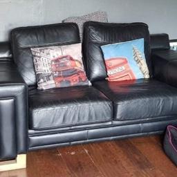 2 SEATER BLACK LEATHER SOFA USED CONDITION BUT WILL DO SOMEONE A TURN FREE TO COLLECT NEEDS TO GO ASAP AS ITS IN MY GARDEN.