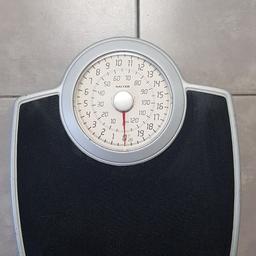 Salter Bathroom Weighing Scale 

Great clean condition, really accurate!

Strong and Robust

Can be use to weigh yourself or even luggage!

Bargain at £10! 

Thanks for looking :)