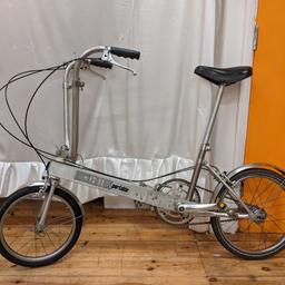 Vintage BICKERTON Portable Bicycle, just got serviced and ready to ride. It comes with a bag, and all gears, brakes, pedals work and have been tested. Very Very Light Aluminium Frame from the 70s. Please contact me with your offers.