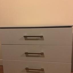FREE
A used 3 drawer unit. This has been painted in a light grey colour and has silver coloured handles. Collection only
Offers as this will benefit local Foodbank