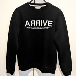 BRAND NEW

NEVER WORN 

(just tried on)

MANGO MENS

Black sweater

White embroided "Arrive" with reversed letters

Small message printed under embroidery

65% cotton
35% polyester

Size S

Removed the labels but item is new never worn

Paid £45.99

#black #sweater #white #top #mango