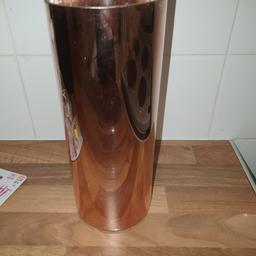 rose gold tea light holders and vase in excellent condition want 10pound the lot collection only thanks