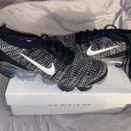 Nike air vapour max flynit 3.0 Oreo trainers.
 Brand new in box, never worn.
Size 9.
I have proof of purchase. Originally £170 from ASOS.

The box has something small written on the top, other than that it’s in perfect condition
Collection only :WV14 
