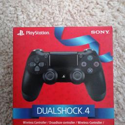 Verkauft wird hier ein Original Verpackter Controller für die Playstation 4 von Sony (Dualshock 4). 
Der Controller war ein Geschenk, welches nicht benötigt wird.