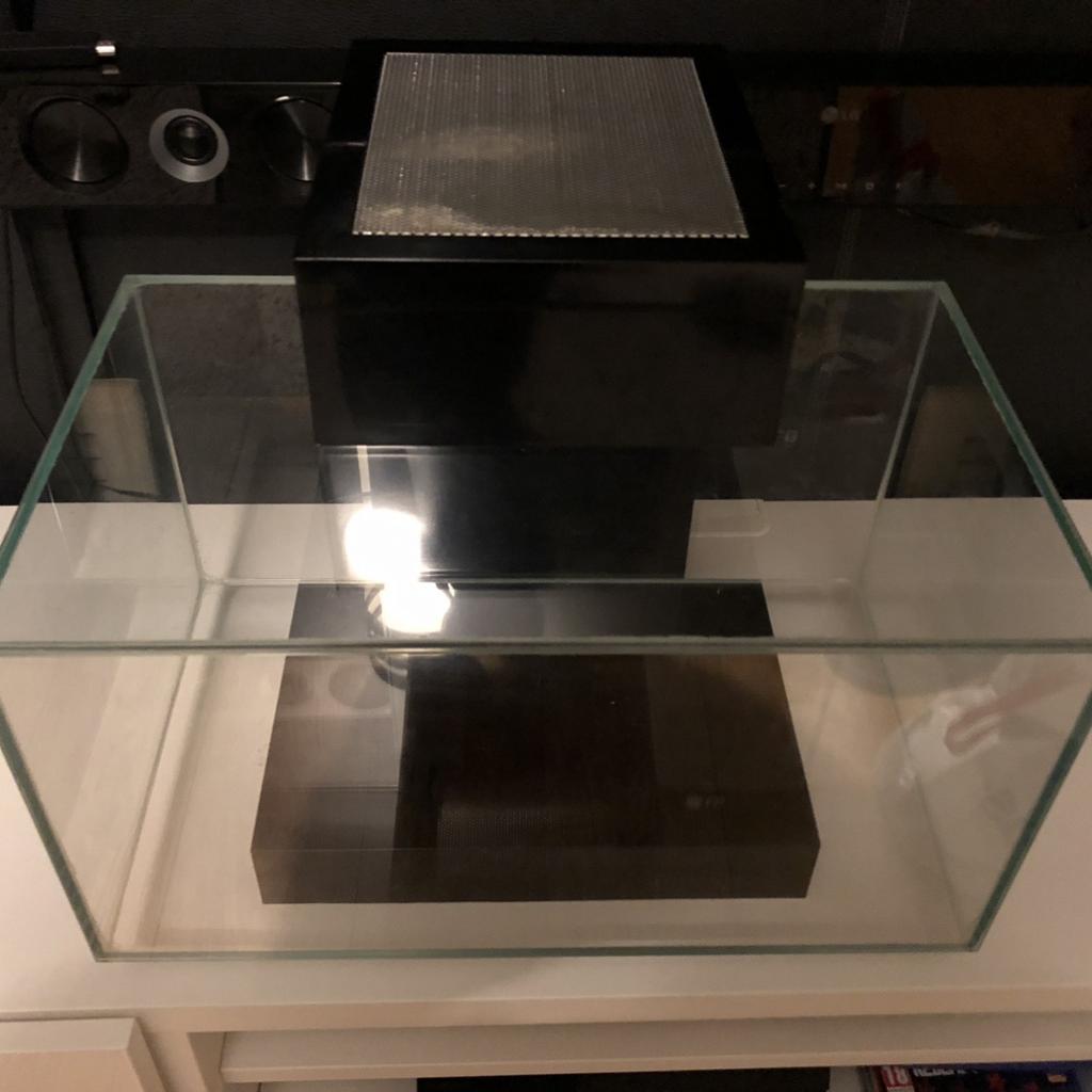 Fluval Edge 23L Fish tank in N1 Islington für £ 80,00 zum Verkauf