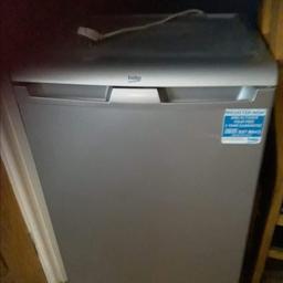 For sale is a silver Beko, Undercounter Fridge. In good condition, fully working. As shown in pictures one of the trays has a crack but overall all other trays are perfectly fine. Tiny little chip near the sticker but otherwise is good condition. Cash on collection from Bradford. £40. Any silly offers will be rejected. Can deliver local for mileage and time costs. Any questions please ask.