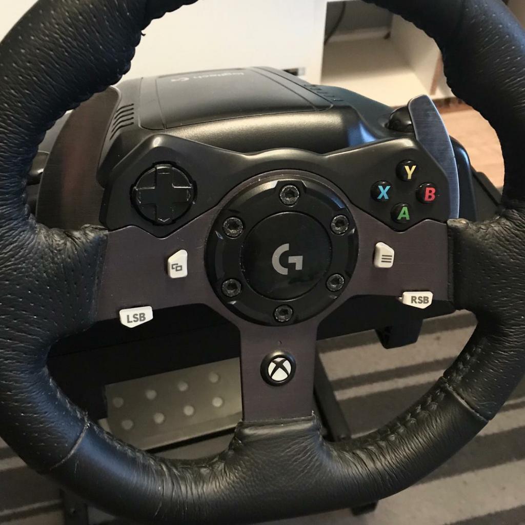 logitech steering wheel xbox one and PC in Wolverhampton für £ 300,00